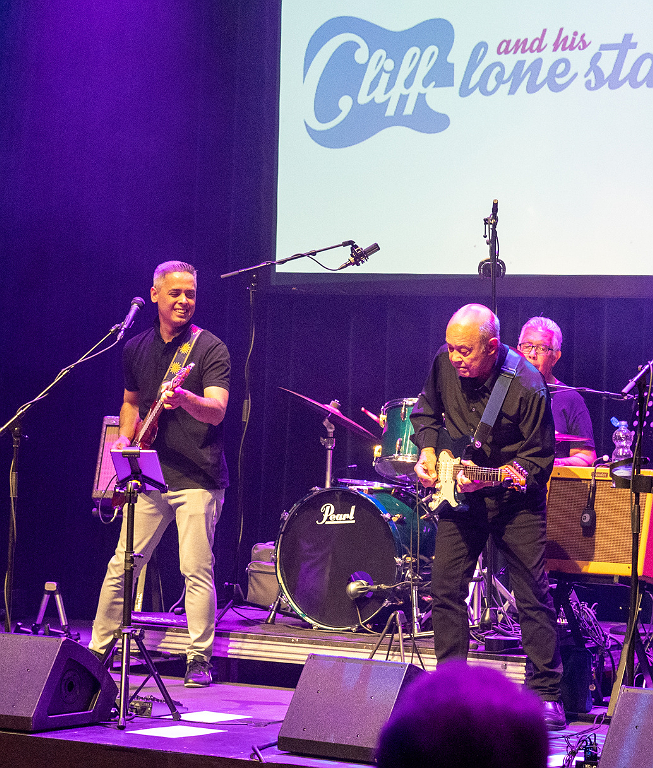 Muziekcafé: Live concert van Cliff and his Lone Stars