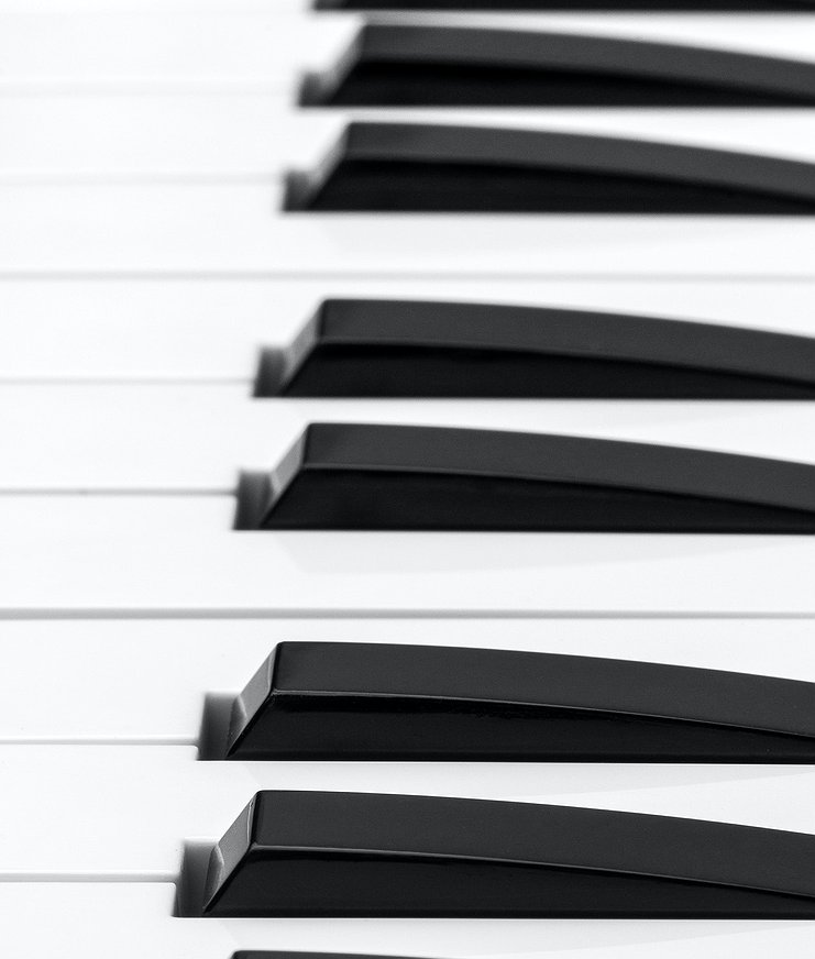 Piano - Ruth Haan